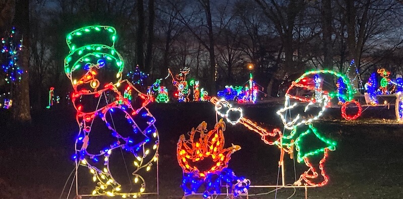 Christmas Lights Road Trip: Lake Of The Ozarks - Thatawaydad.com